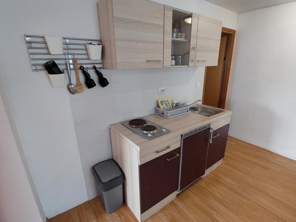 Suite Elena Nedelisce Exterior photo